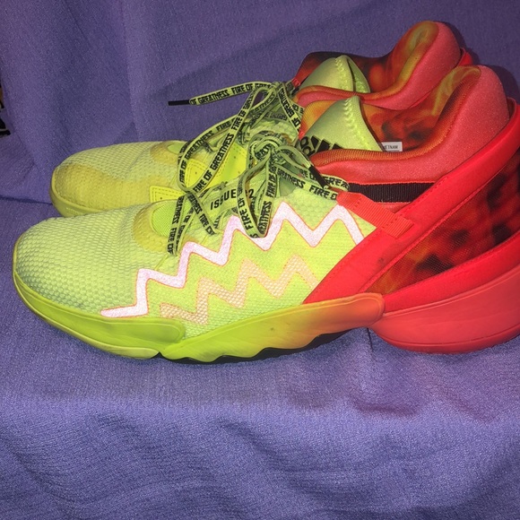 Used Adidas D.O.N. Issue #2 “Fire Of Greatness” Sneakers Size 13 - Picture 4 of 8